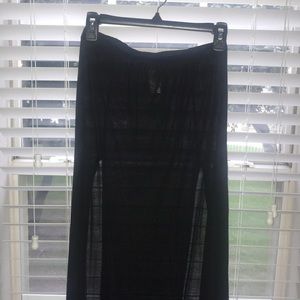 Maxi skirt with 2 openings in the front